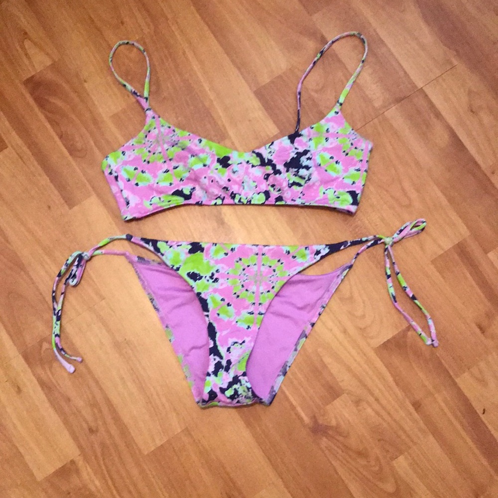 Cheeky, string VS bikini